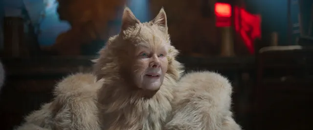 Judi Dench rikthen plagën e “Cats”: një film që s’e duron dot as vetë