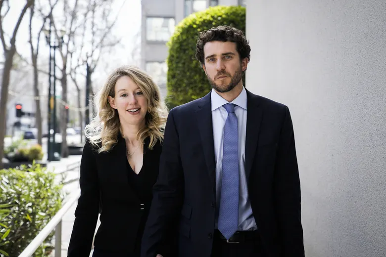 Billy Evans mbron dokumentarin për Elizabeth Holmes pas trailerit të ri
